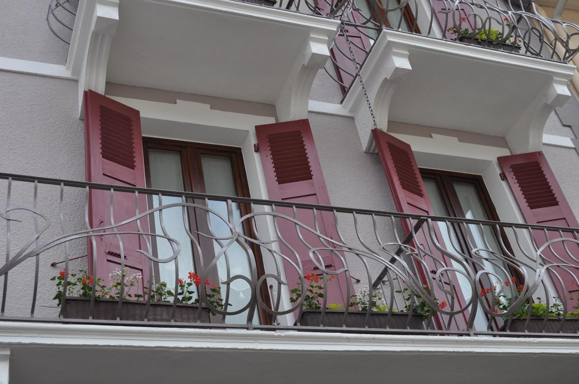 Hôtel et appart'hôtel de l'Hermitage Thônes Exterior foto